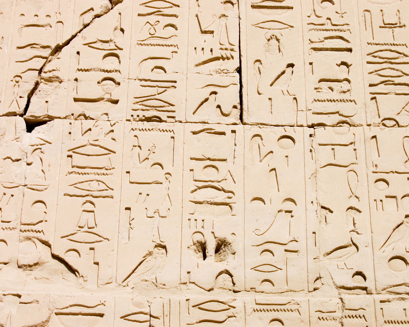 Karnak Tapınağı'ndan hiyeroglifler